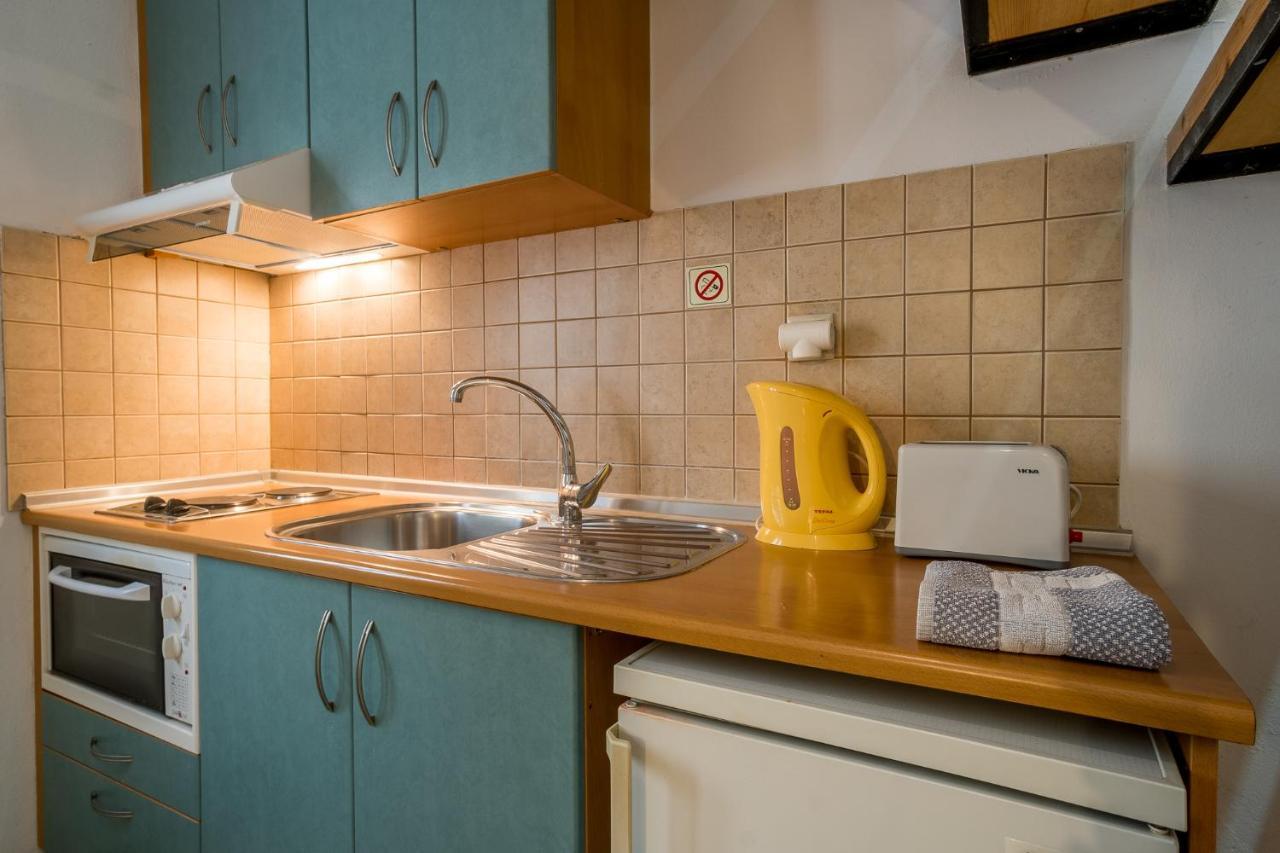 Barax Apartments Агиос-Георгиос Экстерьер фото